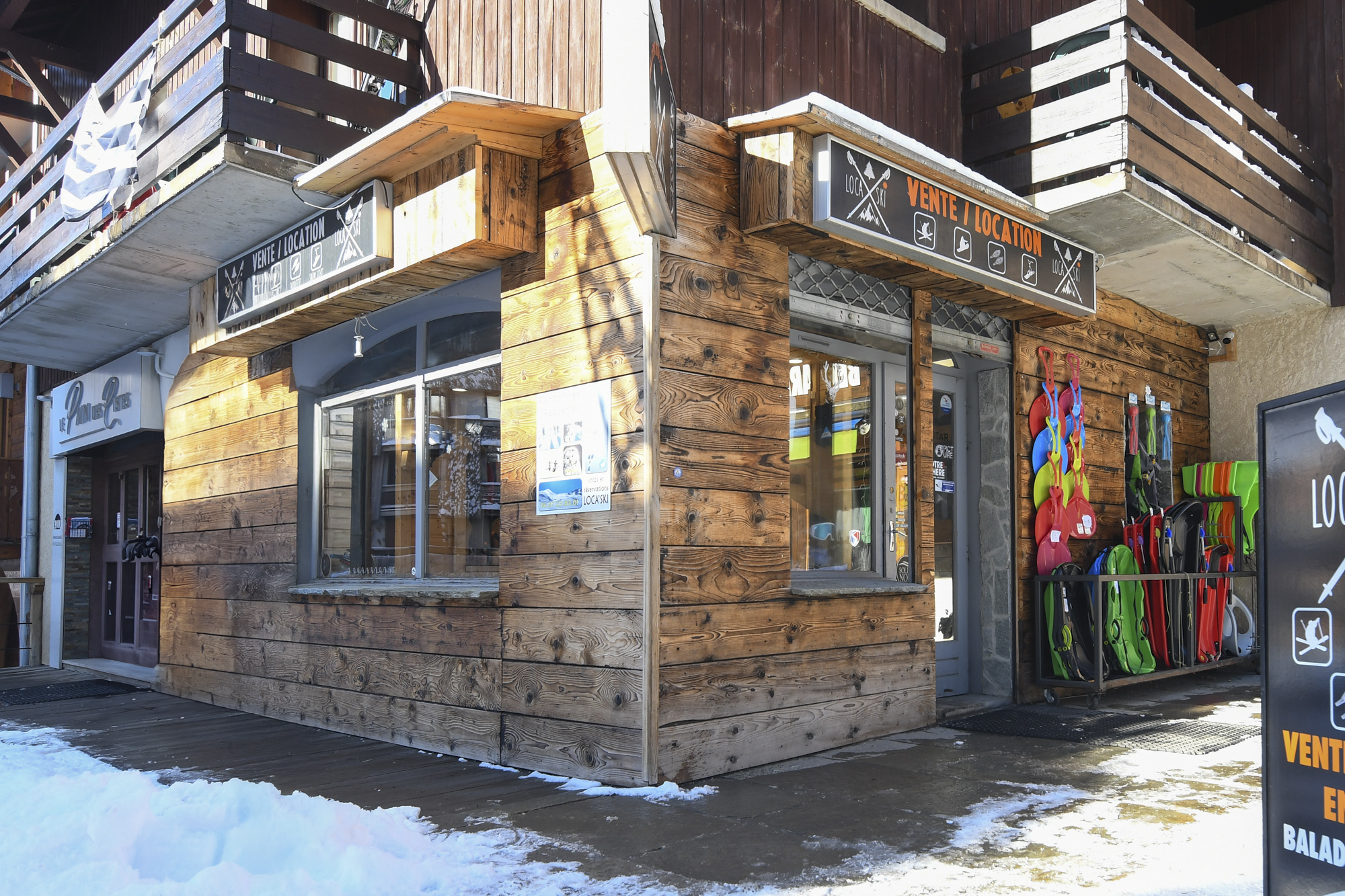 Magasin Loca'Ski Risoul 1850, vente et location de matériel de glisse